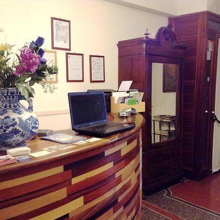 Hotel Bernheof جنوة المظهر الخارجي الصورة